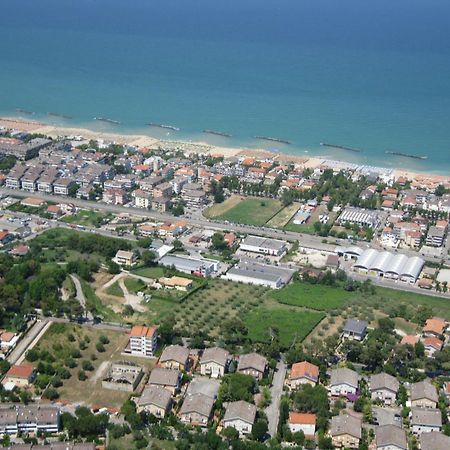 Holiday Dreams Apartment Francavilla Al Mare Bagian luar foto
