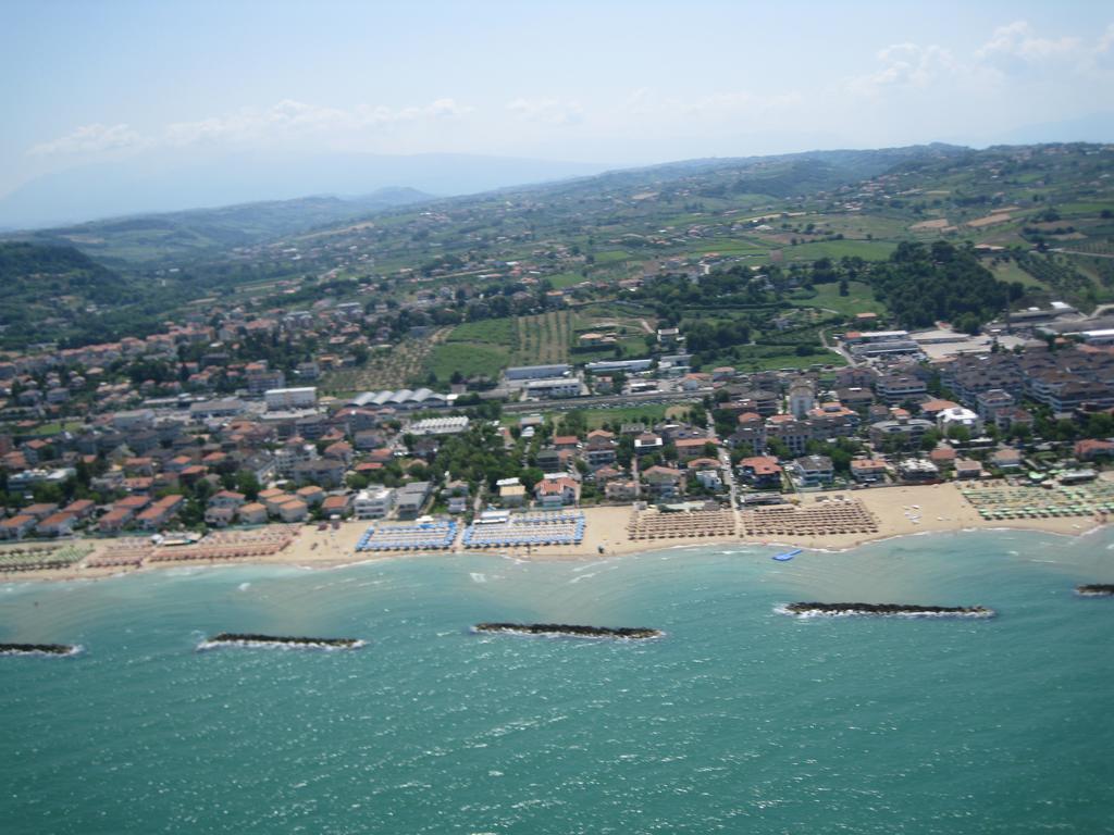 Holiday Dreams Apartment Francavilla Al Mare Bagian luar foto