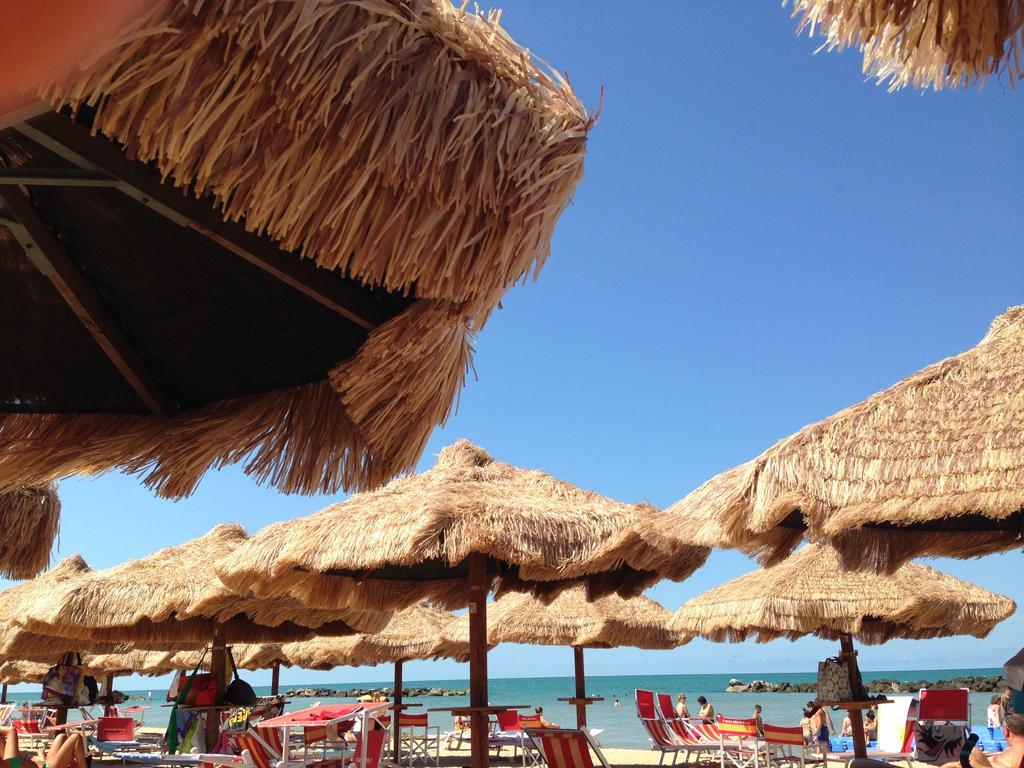 Holiday Dreams Apartment Francavilla Al Mare Bagian luar foto
