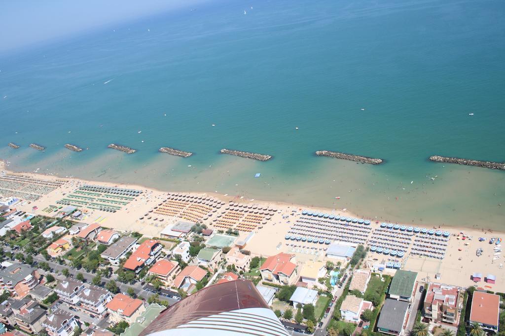 Holiday Dreams Apartment Francavilla Al Mare Bagian luar foto